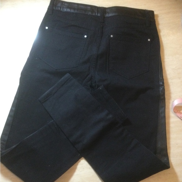 Club Monaco faux leather detail pants - Picture 6 of 9